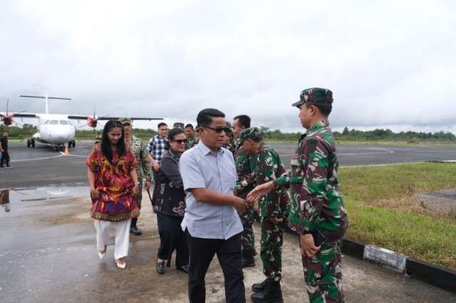 Danrem 091/ASN dan Rombongan Tiba di Kubar dalam Rangka Penutupan TMMD Ke-127 Kodim 0912/Kubar